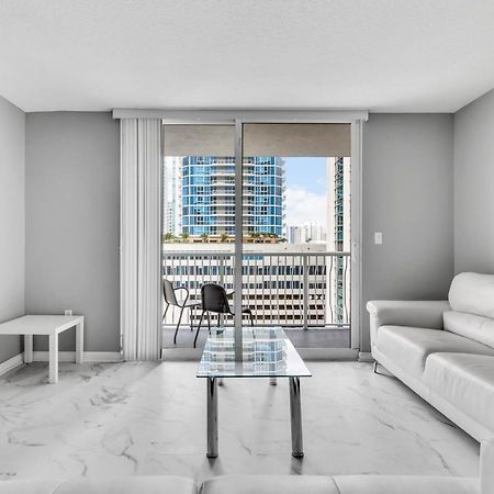 The Club At Brickell Bay Luxury Suites Miami Bagian luar foto