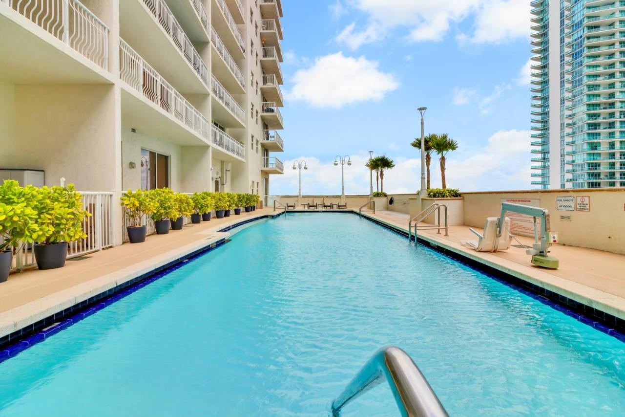 The Club At Brickell Bay Luxury Suites Miami Bagian luar foto