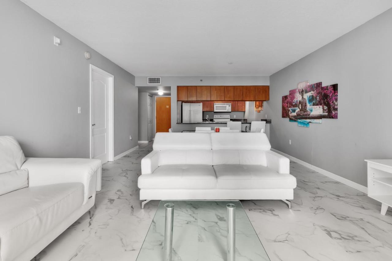 The Club At Brickell Bay Luxury Suites Miami Bagian luar foto