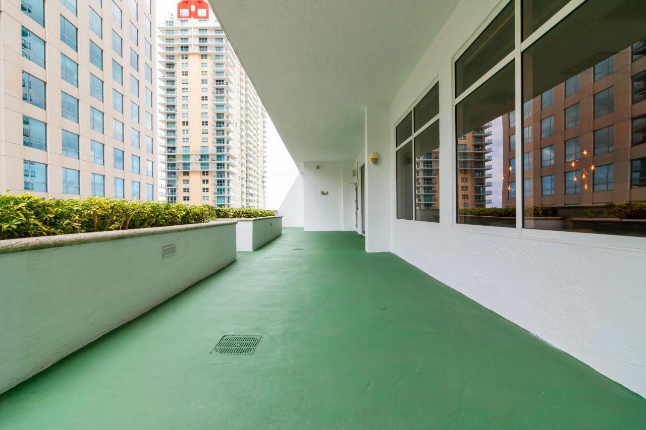 The Club At Brickell Bay Luxury Suites Miami Bagian luar foto
