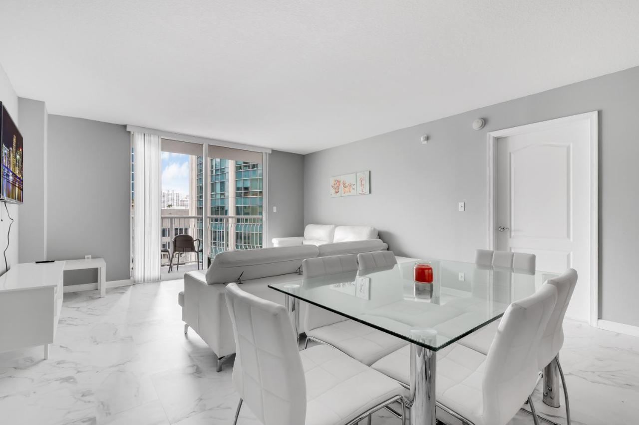 The Club At Brickell Bay Luxury Suites Miami Bagian luar foto