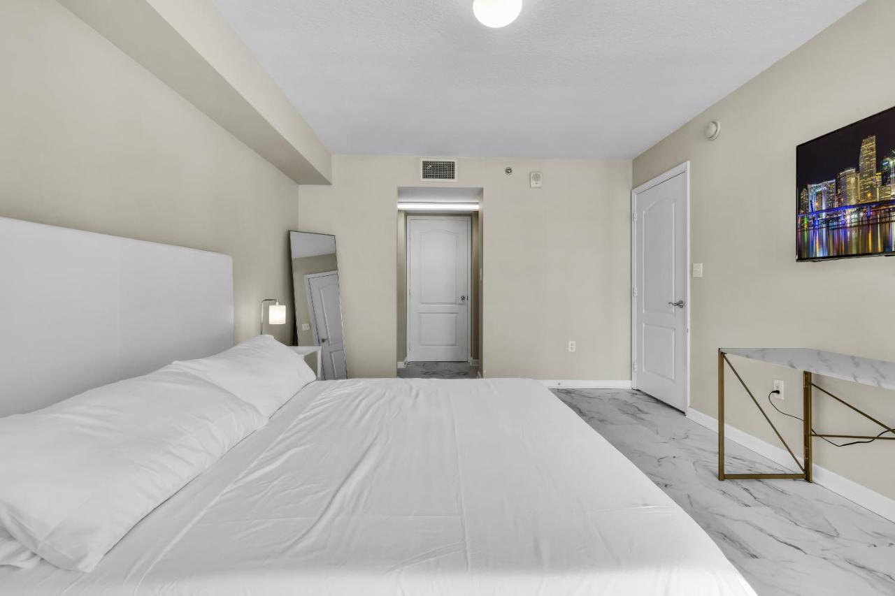 The Club At Brickell Bay Luxury Suites Miami Bagian luar foto